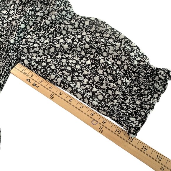 Torrid black white floral Babydoll Chiffon Smocked 3/4 sleeve Top plus Size 2X - Picture 7 of 8